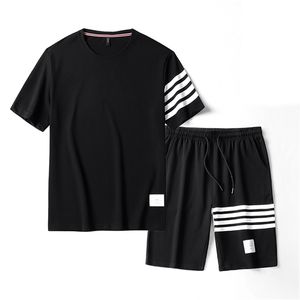 Mänkläder män s uppsättningar designer kläder t skjortor shorts spårdräkt korea mode tröjor tröjor plus storlek två bit 220613
