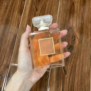 Lady Perfume Spray Profumo Fragranza di lunga durata Odore naturale Aroma durevole Consegna veloce gratuita