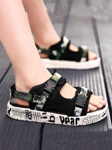 Jungen-Sportsandalen mit Camo-Release-Schnallendekor SHE