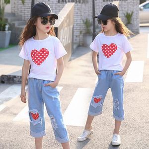 Девушка одежда набор летом для с коротким рукавом принт сердца + разорванные джинсы шорты детские наряды размером 6 8 10 12 лет