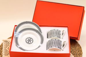 Nya ankomster god kvalitet Bone China Mug High End Ceramic Cups Porcelain Drinkware Tablewery Milk Tea Cup Par Mugs Valentine s Day Presen