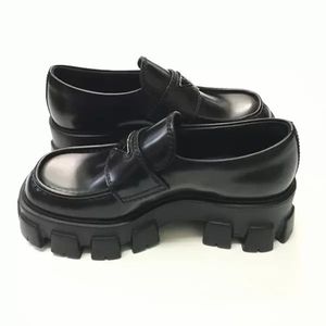 Lüks Markalar Kış Monolit Loafers Ayakkabı Kadın Mokasenleri Siyah Beyaz Deri Sıradan Lady Kızlar Platform Topuklar Spor Ayakkabı Toptan Ayakkabı Konforu Yürüyüş Kutusu