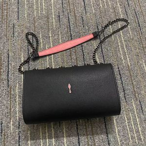 Kadın Lüks Tasarımcılar Çanta Kızlar Perçin Çanta Bayan Messenger Moda Omuz Çantası Lüks Crossbody Tote Cüzdan