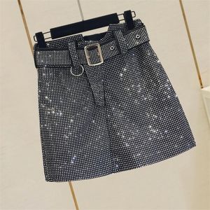 Deat Autumn High Quality Women Over Kne Length Short Mini Black Rhingstone kjol med Belt MG796 210311