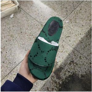 2022 الكلاسيكية Slippersthick Bottom Beach Slippers Fashion Summer Men Slippers Cartoon Slippers Outdoor Platfor