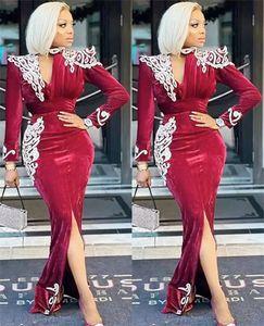 2022 Plus Size Arabisch Aso Ebi Burgund Sexy Etui-Abschlussballkleider Spitze Lange Ärmel Samt Abendkleid Formale Party Zweiter Empfang Brautjungfernkleid Kleid