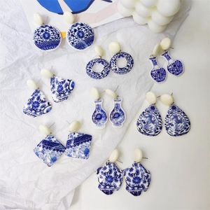 Lustre de lustre chinês Ethnic vintage azul e branco Fragmentos de garrafa de porcelana Brincos de acrílico Roundda da Praça Americana Européia