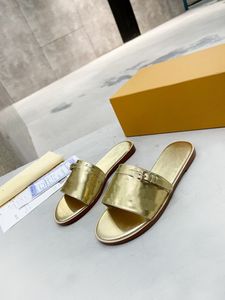 Designer Sandal för kvinna kil tjock häl toffel plattform tandaler kvinnor casual skor sommar platt mode strand glider tofflor 0909