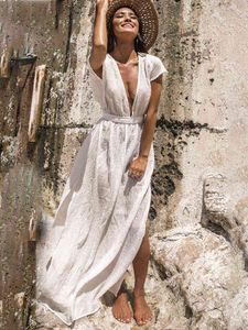 Fitshinling Backless Deep V Neck Boho Длинное платье Туника купальники сексуальное горячее белое платье Slit Summer Holiday Pareo Women Maxi Dress G220510