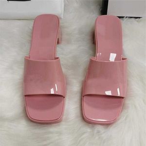 designer women slippers chunky rubber slippers jelly sandals high heels sandal summer thick bottom slipper beach slides alphabet pink green novelty us4.5