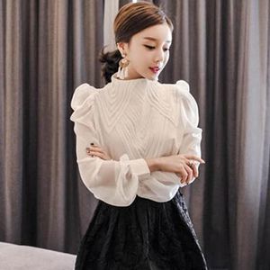 Kvinnors blusar skjortor Chiffon Kvinnor Blus Slim Fit Lace Sexig skjorta Summer Elegant Long Sleeve High Street Fashion Top Female Korea
