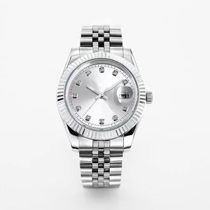 腕時計男性は高品質の梨花を見てダイヤモンド多色ダイヤル屋外スポーツステンレス鋼の防水発光の婚約ギフト女性の腕時計