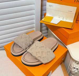Designer Slippers Pool Pillow Comfort Slippers Summer Flat Slides Women Sandals Style Master Flip Flops With Box