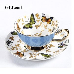 Gllead Bone China Coffee Cup set färgglada fjäril keramiska tekoppar och fat brittiska kontor teacup porslin trevlig gåva T200523