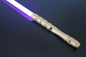 Spada laser Silver Series RGB Spada laser ricaricabile in lega di alluminio premium multicolore con luce sonora per adulti e bambini