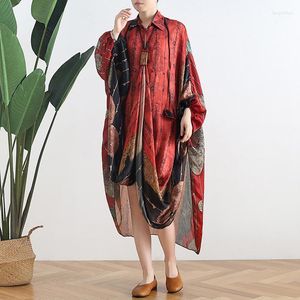 カジュアルドレス2022高品質のファッションビンテージフローラルプリントプラスサイズシルクサテンドレス夏のローブ女性バットウィングロング