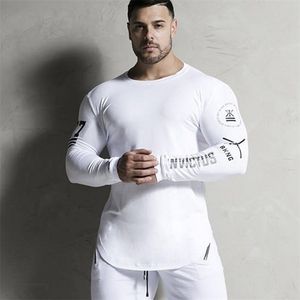 Uomo Bodybuilding Maglietta a maniche lunghe Uomo Casual Moda Skinny Maglietta Maschile Palestre Fitness Allenamento Magliette Top Jogger Marchio di abbigliamento 220811