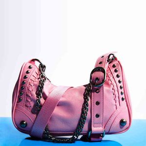 Designer 2022 Mini Women's Crossbody Väskor Tjock kedja quiltad lady axelväska pu läderväskor och handväska ny koppling dagligen G220531