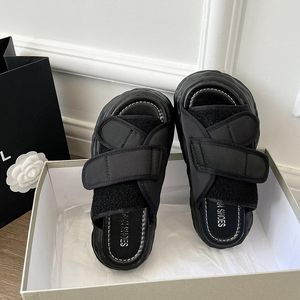 أحذية الموضة صندل المرأة الصيفية المصارع على الشاطئ منصة الكعوب بغل النعال الحجم 35-40SANDALS 29225 35-40