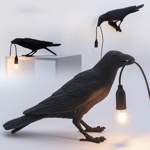 Masa lambaları Nordic Tasarımcı Led Küçük Kuş Modern Reçine Crow Masa lambası Çalışma Yatak Odası Ev Dekoru Sanat Işık Fixturestable