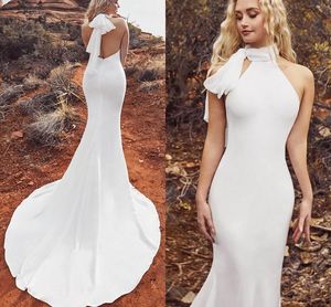 Sexig charmig sjöjungfru bröllopsklänningar med bågsjalsa enkel satin halter hals rygglös brudklänningar sommar vestido de novia 2023 ny