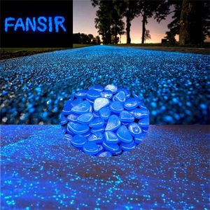 100pcs 300pcs Glow Pebbles Aydınlık Taşlar Ev Balık Tank Bahçe Dekorasyonu Hediye için Karanlık Aksesuar 220728