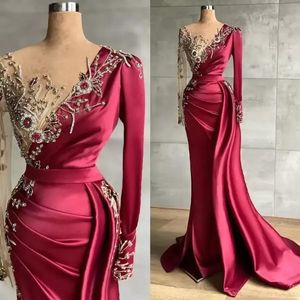 Fantastik Altın Nakış Boncuk Aplike Abiye Vintage Koyu Kırmızı Sheer Uzun Kollu Pleats Balo Parti Abiye Vestidos Yeni Elbise