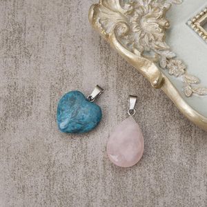 Colares pendentes Doreenbeads Moda Mulheres criadas Rose Gem Stone Pingents Pingents Heart Pink Jewelry Gift Colar Handmade