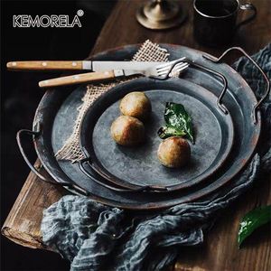 European Retro Metal Plate With Handle Handcrafted Round Wrought Vintage Storage Bread Tray Home Decoration Garden Restaurant 220307