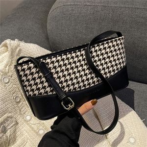 Purse Fashionable and simple women's bag 2023 autumn winter new checkered h messenger large capacity shoulder clearance sale