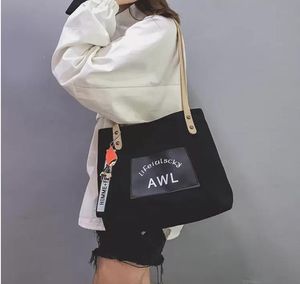 Houlder Tasche Weibliche 2022 Frühjahr Neue Große Kapazität Handtasche Mode Koreanische Schulter Tragbare Leinwand Trend Tasche