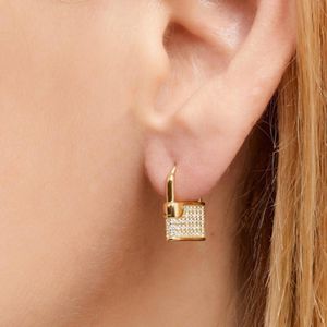 Stud Summer Jewelry Delicate Lock Charming Earring Fashion Women Shiny Rainbow Cz Stone Paved Mini JewelryStud