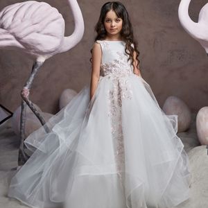 Abiti da ragazza di fiore classici da principessa Matrimoni 2022 Abito da ballo Applique a contrasto Abiti da festa formali per bambini Tulle Compleanno per bambini Strati asimmetrici Comunioni