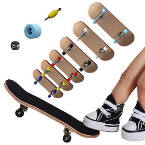 1 Set Fingerboard Shoes Tech Mini Skateboard Wooden Basic Finger Scooter Boards Skate Deck Professional Novelty Children Gift 220608