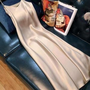 Günlük Elbiseler İpek Elbise 2023 Yaz Kadın Uzun Saten Kayma Spagetti Kayışı Elegant Lady Seksi Parti Plus Size S-4XL