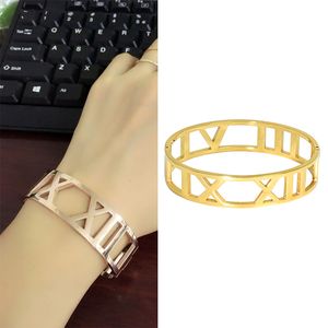 Bracelet For Women Roman Numerals Hollow Out Fashion Charm Luxury Gold Color Bridal Girls Friends Couple Stainless Steel Jewelry 3 Colors select