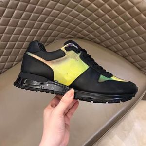 Mens Casual Trainer Sneaker Designer de luxo de luxo Brandável Tennis Sport Shoe Lace Up Multi Colored para Outono Inverno Mkjj00002