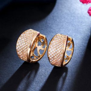 Hoop Huggie Cwwzircons Bright Micro Pave Cubic Zircon Round Earring For Women Gold Color Trendy Ladies Jewel Acceosries CZ125 MONI22