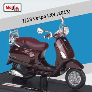 Wholesale vespa motorcycles for sale - Group buy Maisto Vespa LXV Scooter Motorcycle alloy Motorcycle model car model Diecasts Toy Vehicles Collect gifts260f