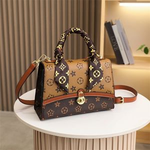 62% OFF 2022 new women's bags can be customized and mixed batches high-grade texture super fire old flower
