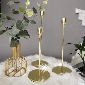 Держатели свечей 3PCS/SET Allectrating Iron Art Simple Gold Wedding Bar Party Decor Decor Nordic Candlestick