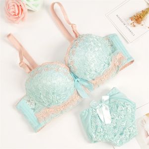 Push-up Bra and Panty Sets Beauty Back Sexy Women's Underwear Set Lace Female Brassiere Embroidery Lingerie Set 220513