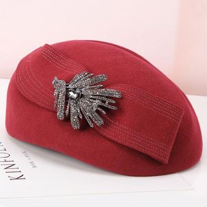 Berets Lady Rhinestone ozdobiono fedoras kapelusz mody wełniany dziewczęta jesienne zima krótka czapka wełniana wełniana mała B-8936berets