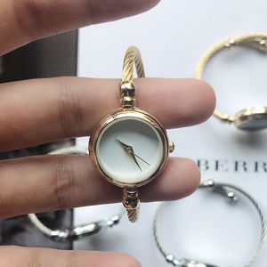 Mode Frauen Uhr Armband Silber Edelstahl Starry Sky Magnetische Mesh-Armband frauen Quarz Armbanduhr Uhren Montre de luxe Farbe1