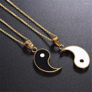 Ketten 2022 Mode 2 Stück Edelstahl Yin Yang Anhänger Puzzle Stück Halskette Geburtstag Schmuck Geschenke für Paar Andenken