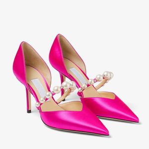Kvinnor Sandaler Fashion Pumps Luxury Brands Shoes High Heel Sandal Latte Patent Leather Pointed Pump med Pearl Embelling Wedding Party Dress
