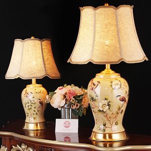 Tischlampen im amerikanischen Stil, große Keramiklampe für Wohnzimmer, Schlafzimmer, Nachttisch, Retro-Blumen- und Vogel-Chinesisch