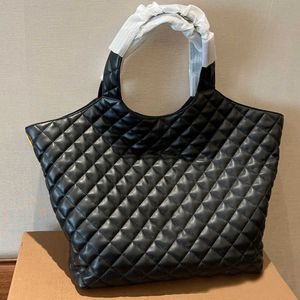 Make-uptassen Etuis Icare Tote Bag Maxi Boodschappentassen Grote capaciteit Winkelschouder Diamond Surface Nieuw Met Ketting Munt Portemonnee Zomer