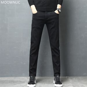 Wiosna i jesień Męska Moda All-Match Black Stretch Spodnie Mężczyźni Slim Casual Sports Wysokiej Jakości Długie Dżinsy Rozmiar 27-36 220328