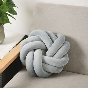 Creative Knotted Ball Cushion Throw Pillow Toys For Bed Waist Cushion Home Dolls Decor Sofa Back Kids Adult 201009